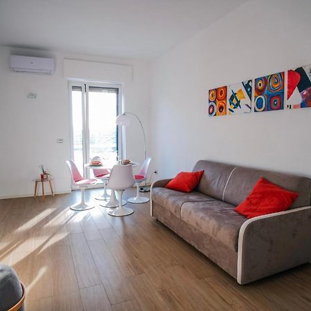 Rossani Suites&Aparts Bari Bagian luar foto
