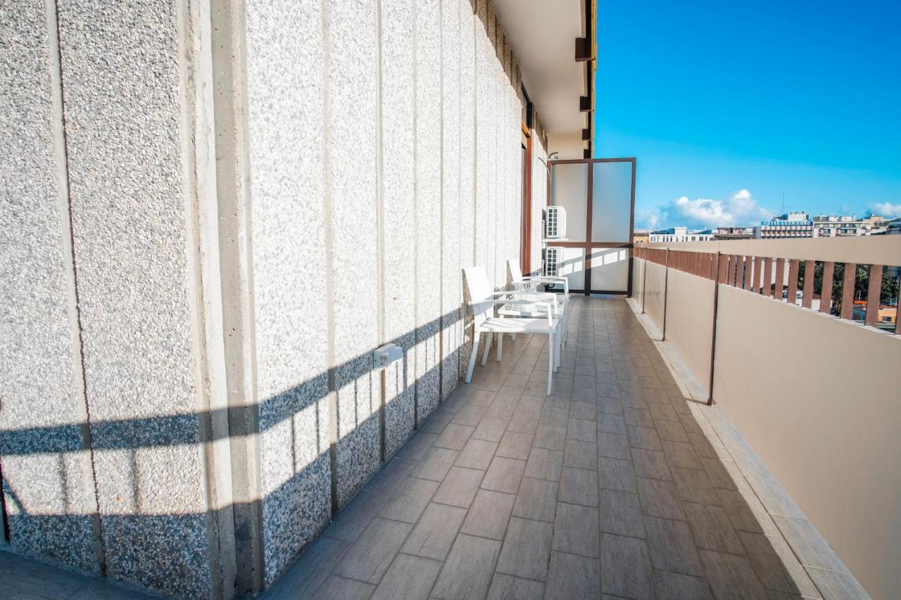 Rossani Suites&Aparts Bari Bagian luar foto