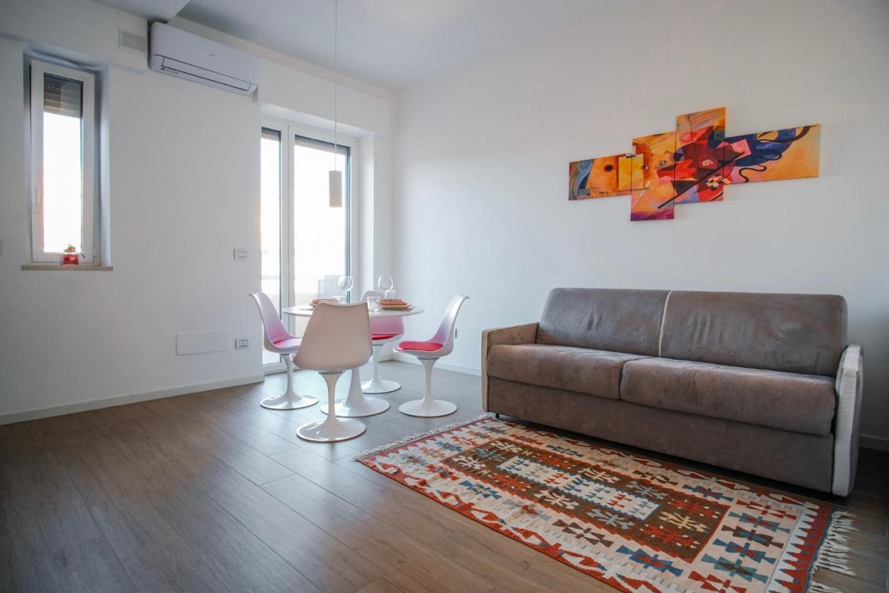 Rossani Suites&Aparts Bari Bagian luar foto
