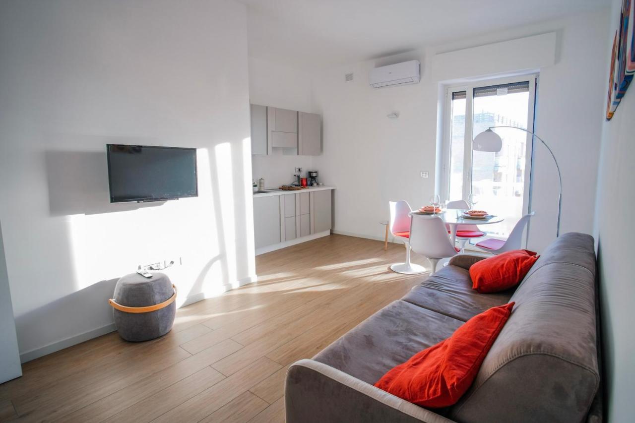 Rossani Suites&Aparts Bari Bagian luar foto