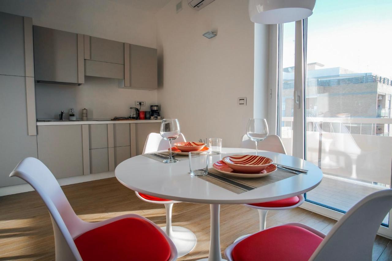 Rossani Suites&Aparts Bari Bagian luar foto