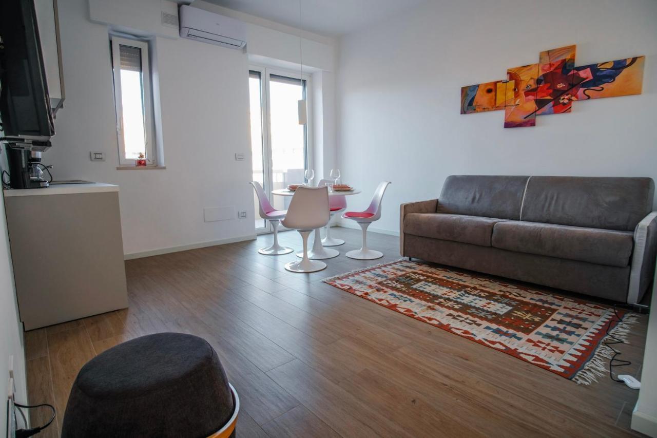 Rossani Suites&Aparts Bari Bagian luar foto