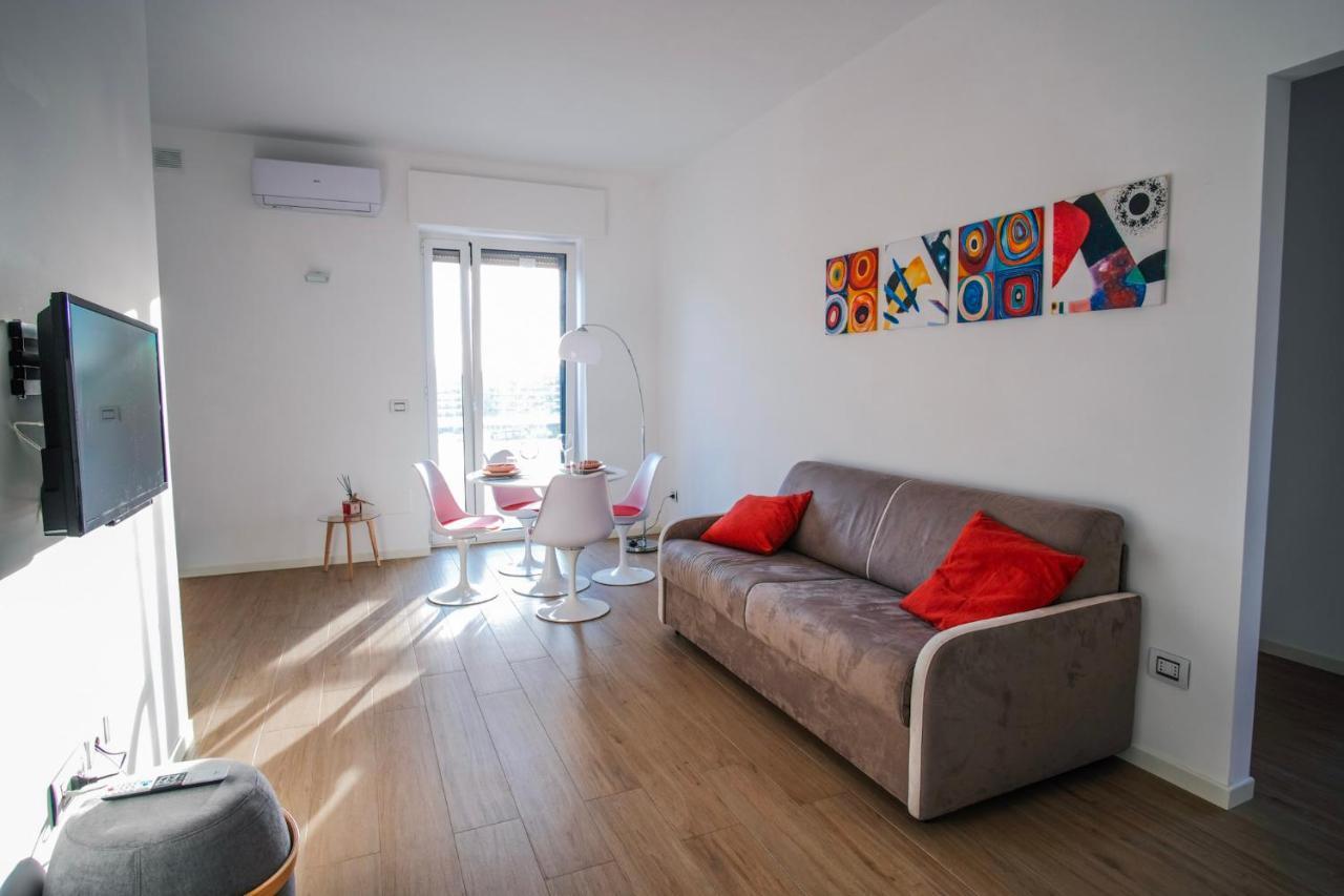 Rossani Suites&Aparts Bari Bagian luar foto