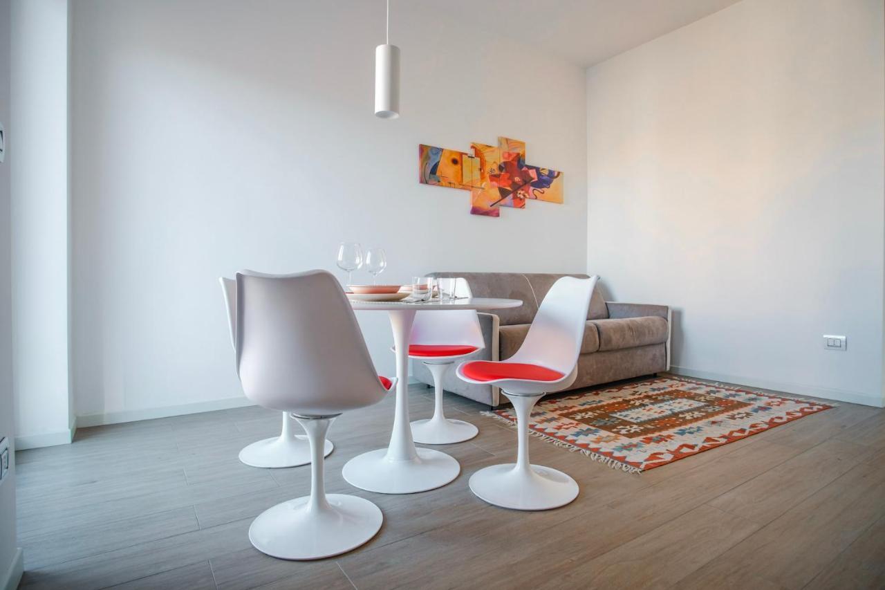 Rossani Suites&Aparts Bari Bagian luar foto