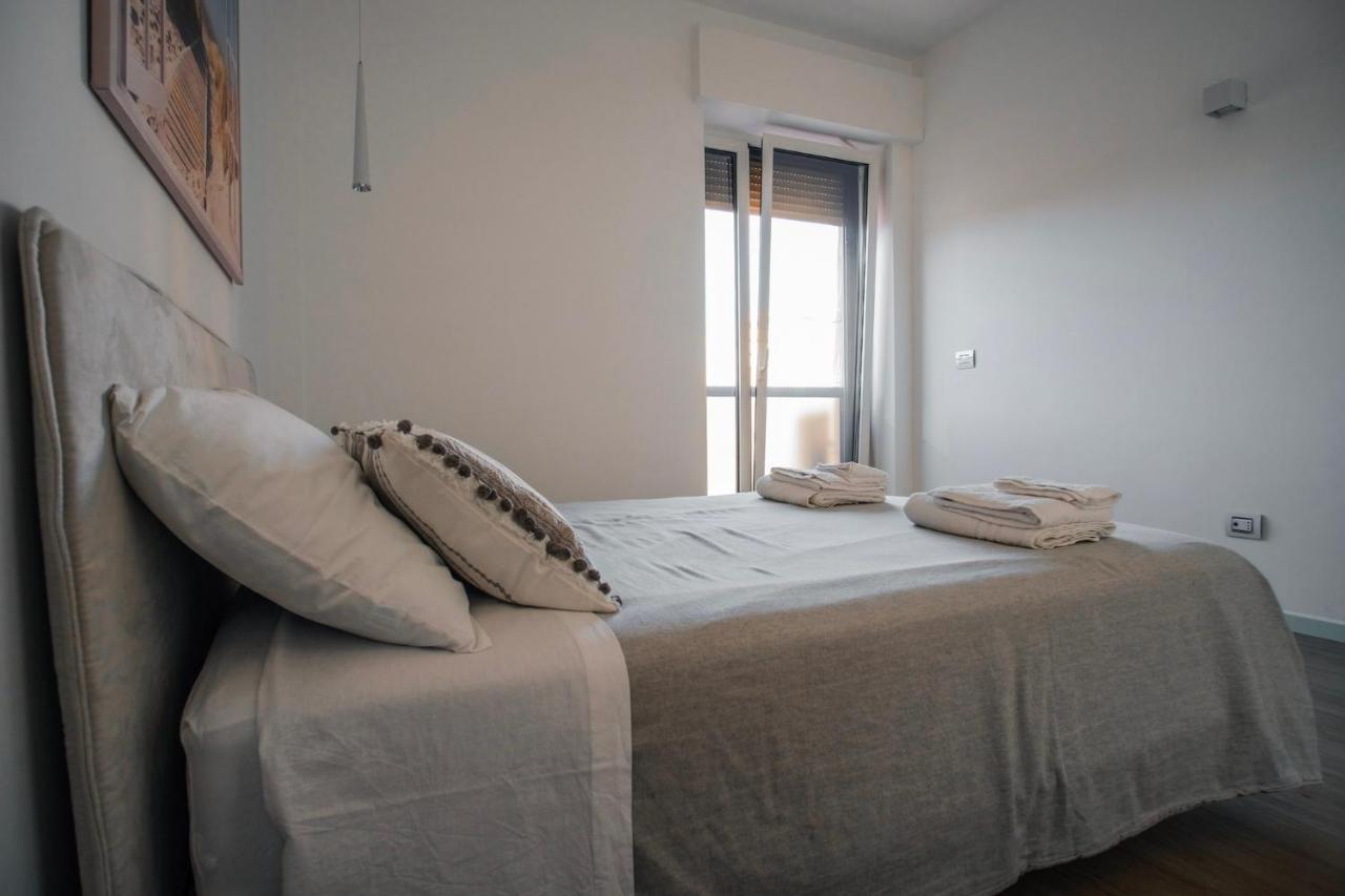 Rossani Suites&Aparts Bari Bagian luar foto