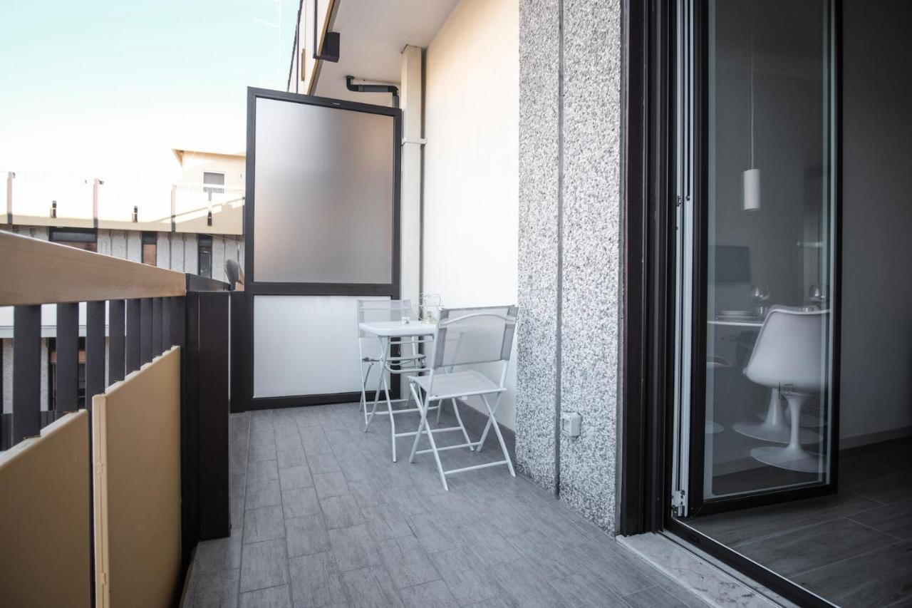 Rossani Suites&Aparts Bari Bagian luar foto