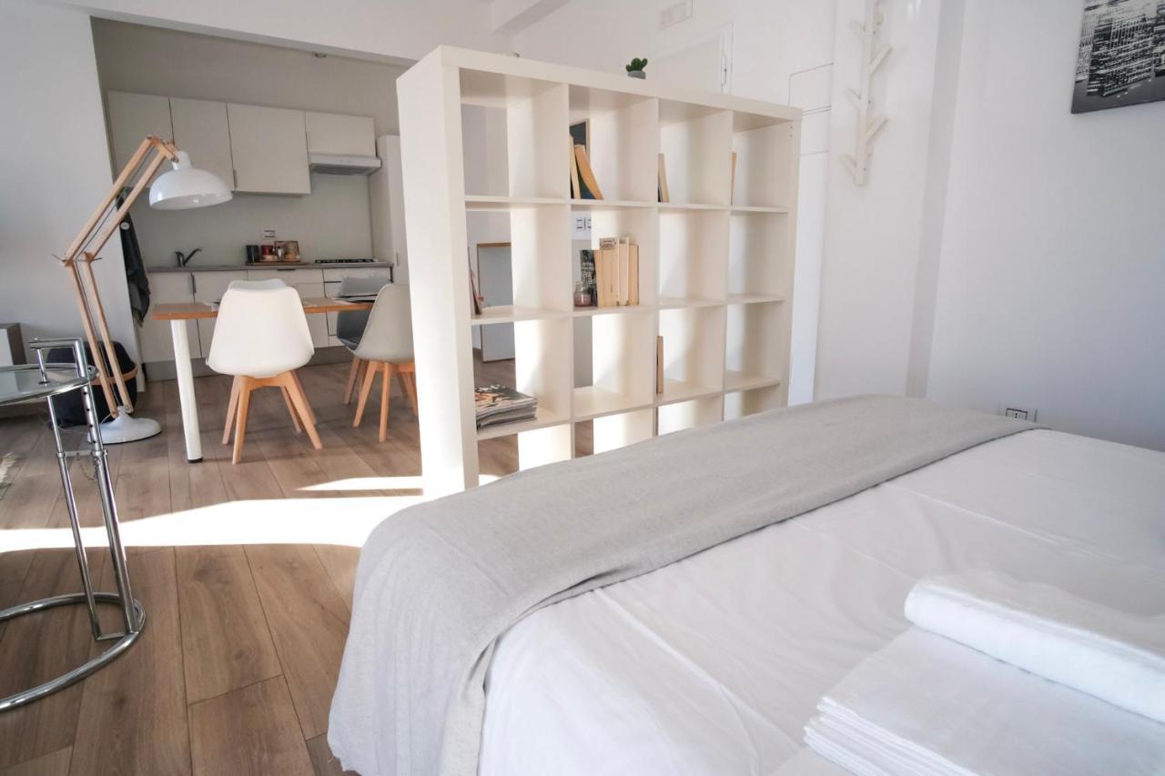 Rossani Suites&Aparts Bari Bagian luar foto