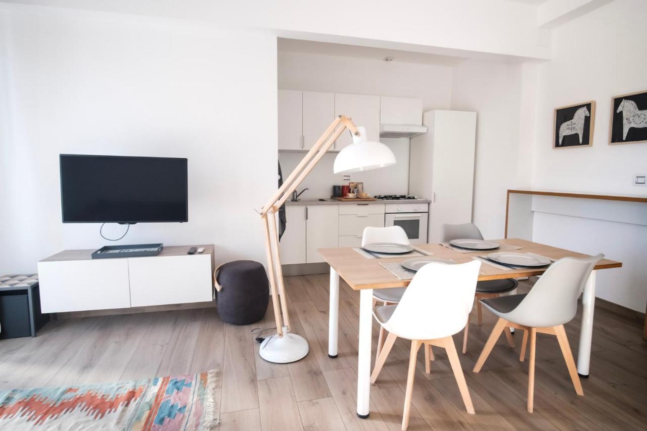 Rossani Suites&Aparts Bari Bagian luar foto